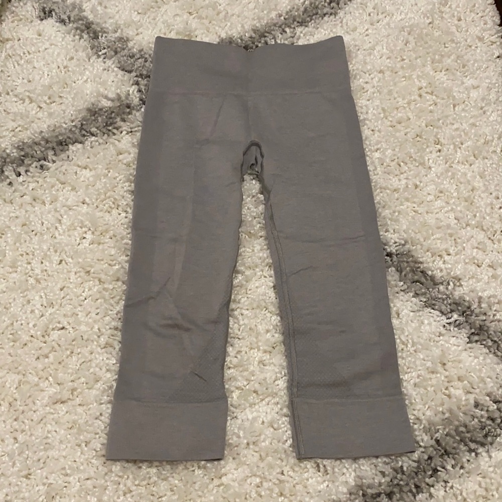 Lululemon light gray Cropped pants leggings